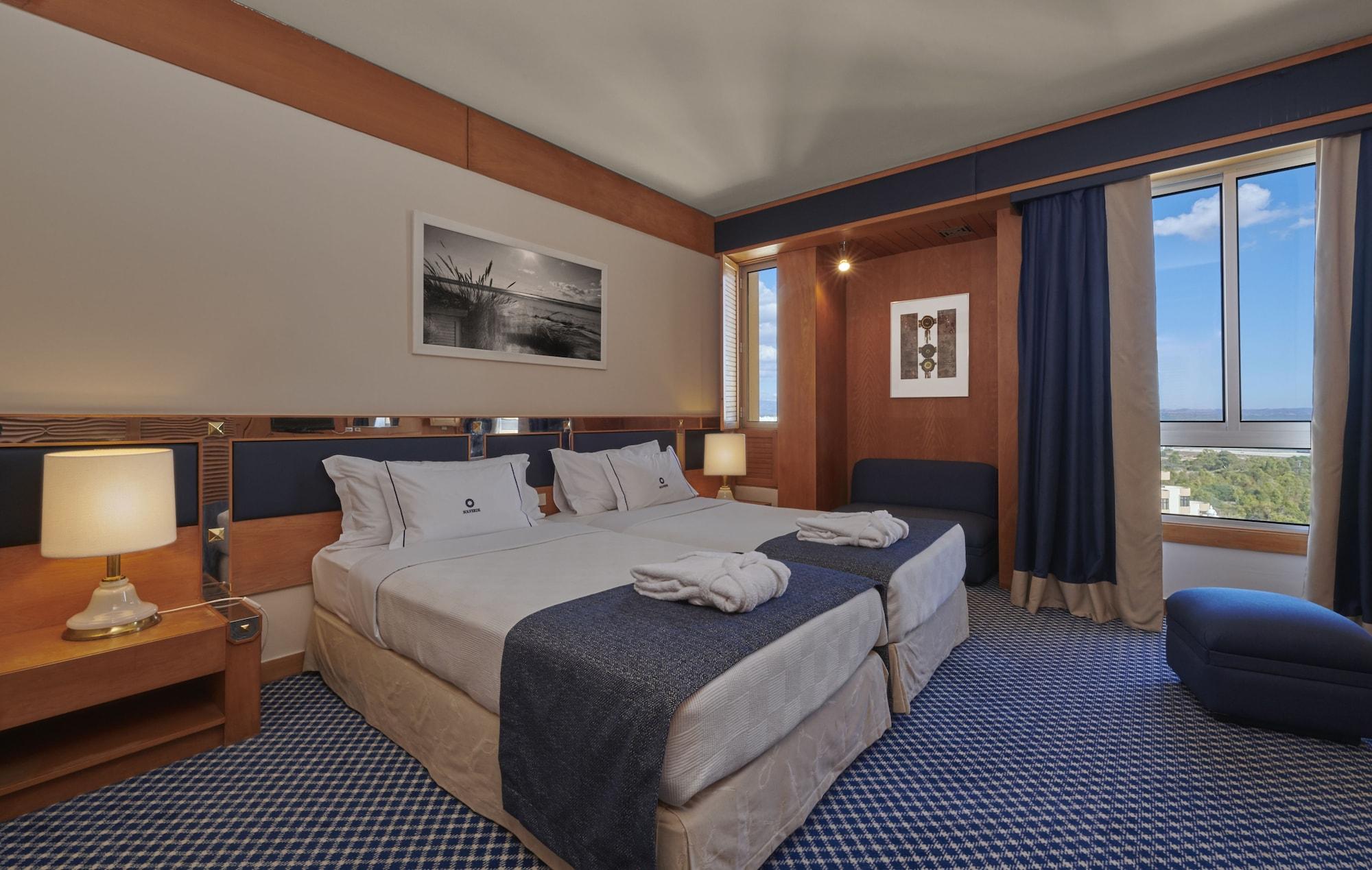 Algarve Casino Hotel Portimao Luaran gambar A room at the hotel