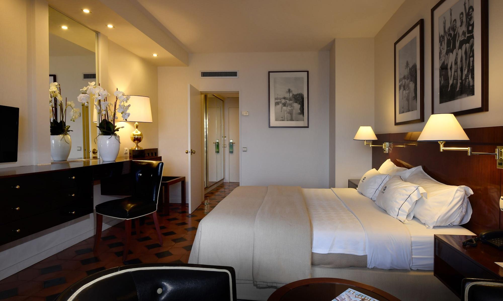 Algarve Casino Hotel Portimao Luaran gambar A room at the Mandarin Oriental, Paris