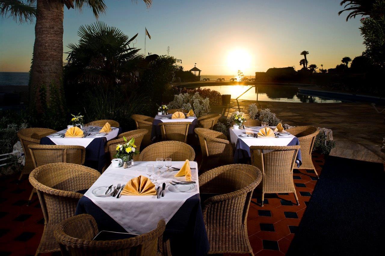 Algarve Casino Hotel Portimao Restoran gambar Sunset at the Hotel