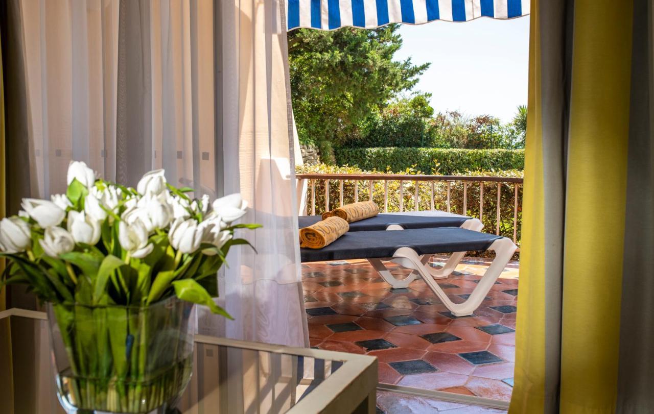 Algarve Casino Hotel Portimao Luaran gambar A view of the hotel's terrace
