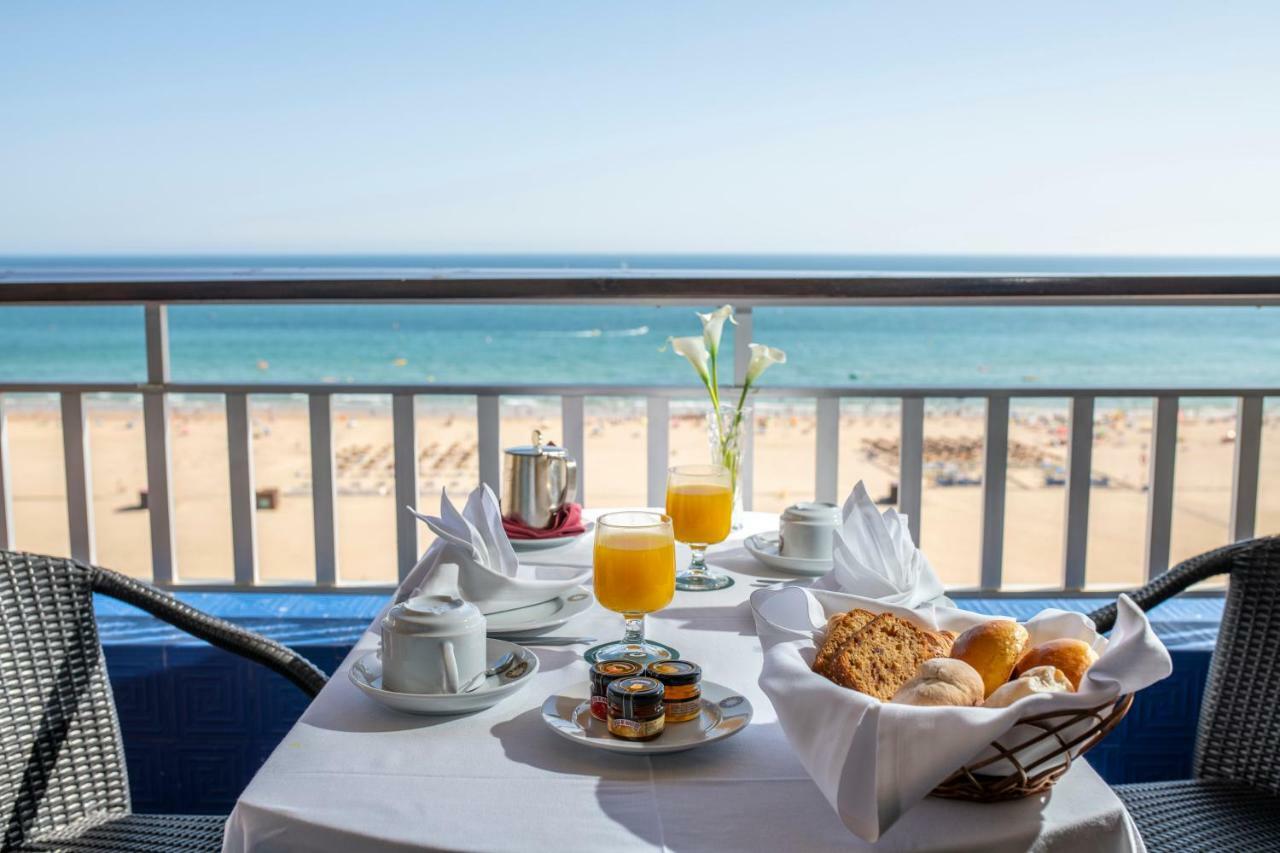 Algarve Casino Hotel Portimao Luaran gambar Breakfast at the Hotel