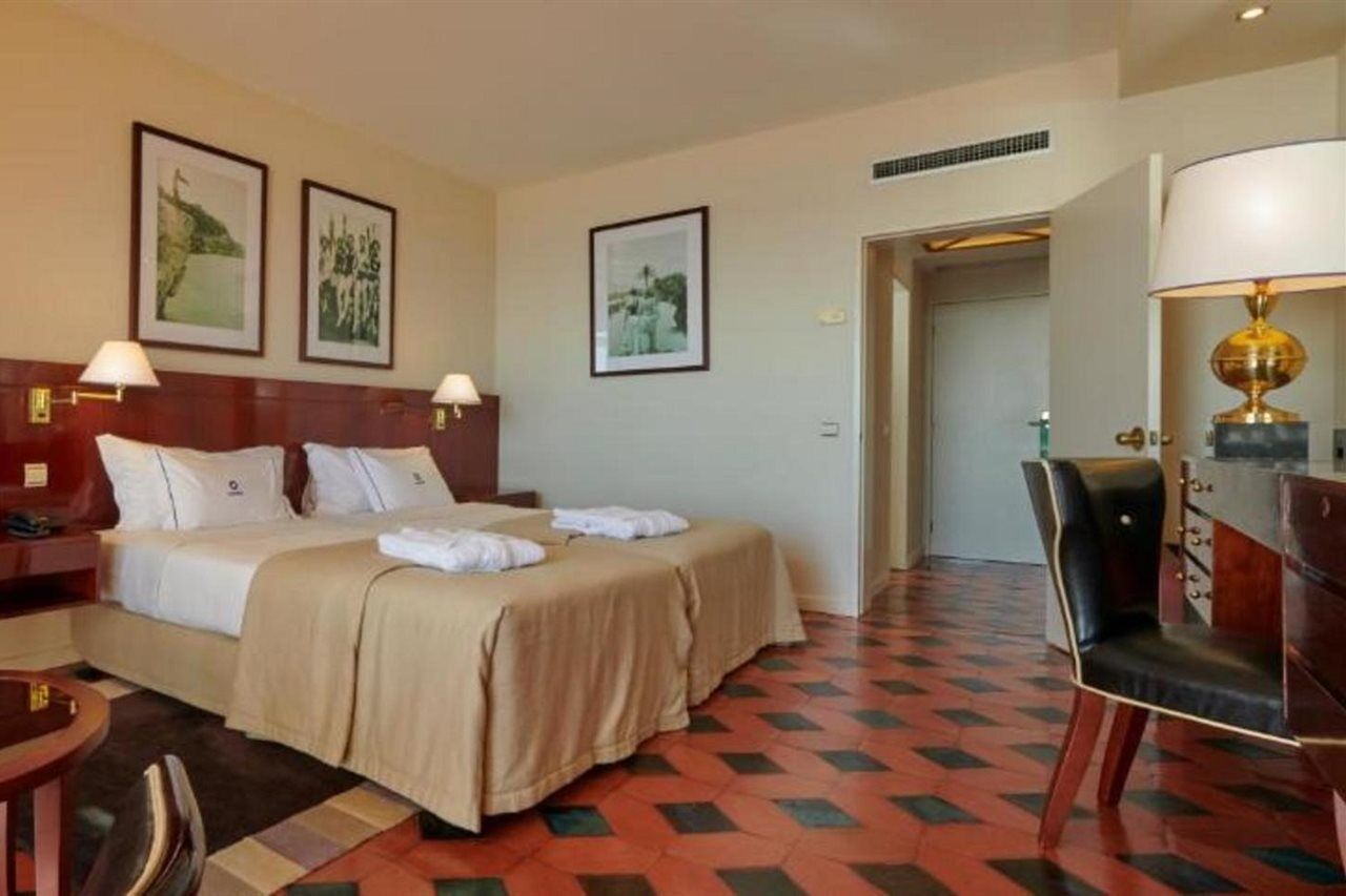 Algarve Casino Hotel Portimao Luaran gambar A room at the hotel